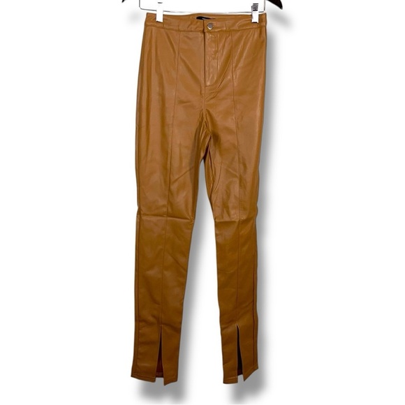 New Medium Fitted Forever 21 Tan Brown Faux Leather Pants Stretch Vegan NWT - Picture 1 of 15